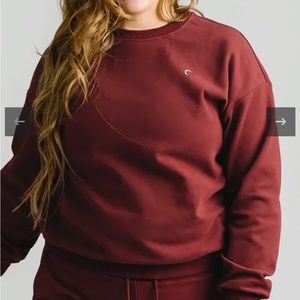 Crew neck relaxation sweatshirt. Worn once